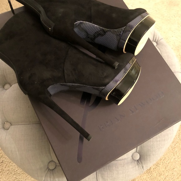 AUTHENTIC NIB Brian Atwood Fuveau Ankle Boots - Picture 3 of 8